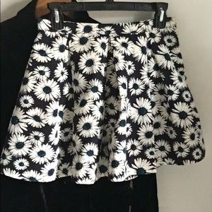 Forever 21 Los Angeles Pleated A-Line Floral Print Mini Skirt